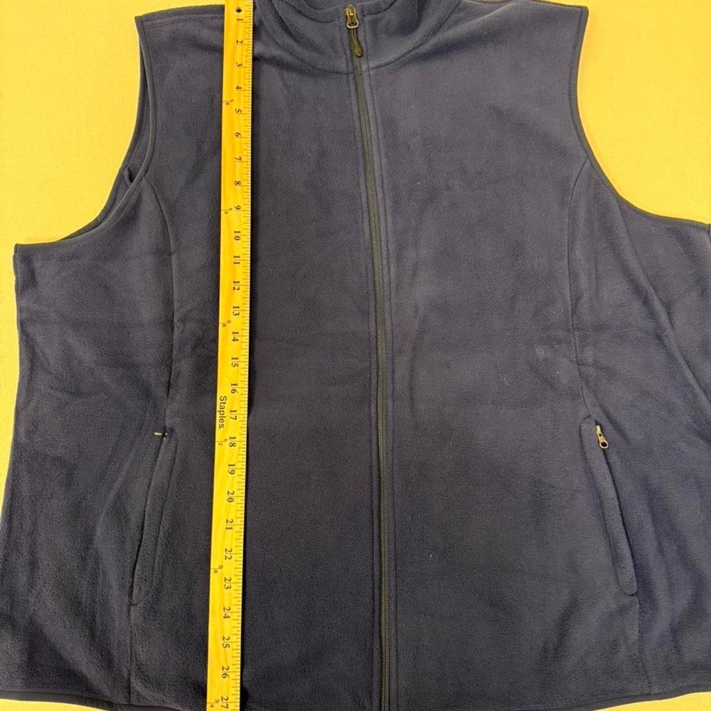 Amazon Essentials Fleece Vest View 3